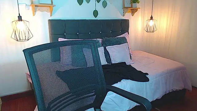 Emma_hassani's Live XXX Chat