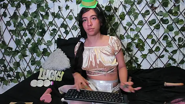 Živý XXX chat LittlePeach_