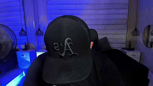 jhon_bear03: онлайн-секс-чат