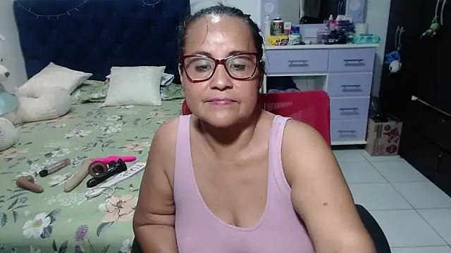 pervert_mommy_'s Live XXX Chat