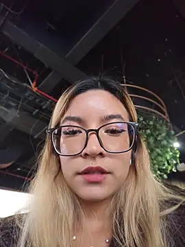 Pretty_roxxyy Live XXX-Chat