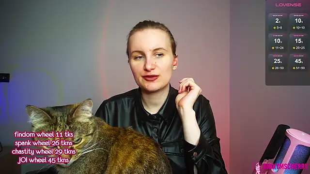 Онлайн чат XXX KinkyMissCherry