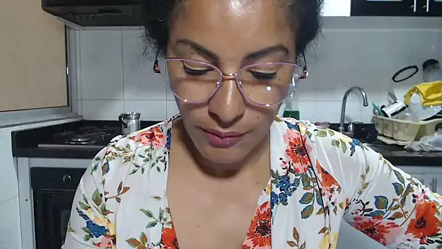 kateleyagrey Chat XXX in diretta