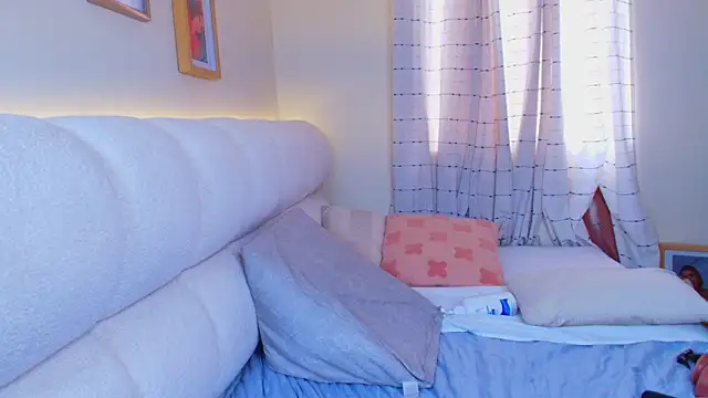 Czat XXX na żywo – soph1a_roy