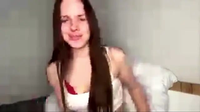 SanoraVillnave Adlı Modelin Canlı XXX Sohbeti