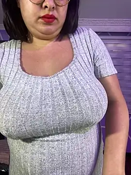 MiiaaJoness' Live XXX Chat