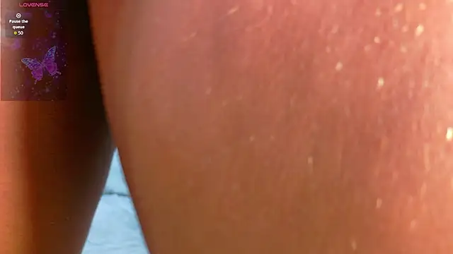 Chatroom XXX en direct de hornyhousekeeper_