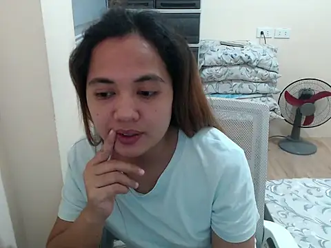 XXX chat uživo modela xTheLastVIRGINx