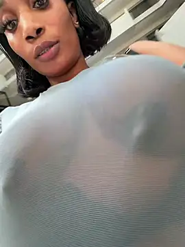 ___Nessa webkamerás műsora