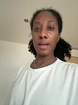 Chat +18 de CrystalMai_ ao vivo