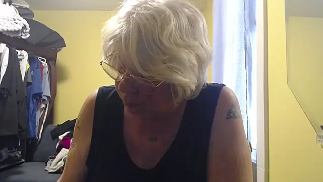 Chat XXX Live canadiancougar1965