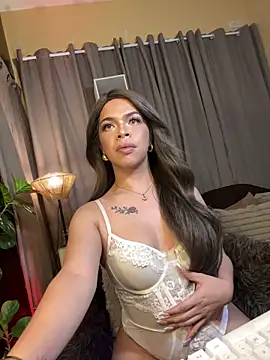 Pokazy przed kamerką – Nyxie_luxx