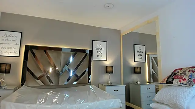 cellestehot: απευθείας συνομιλία ΧΧΧ