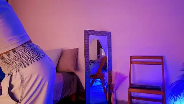 fransheskarossi's Live XXX Chat