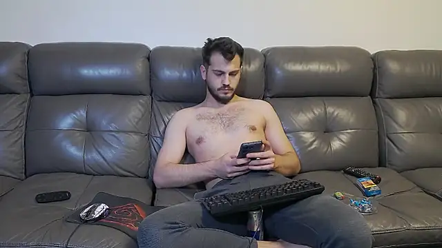 Chatroom XXX en direct de CrazyDom1