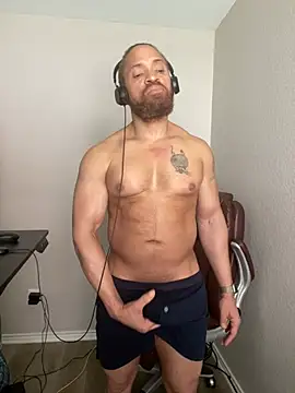 Fathero1time Adlı Modelin Canlı XXX Sohbeti