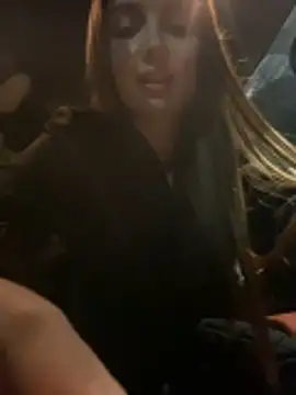 Chat +18 de KrisMagnoly ao vivo