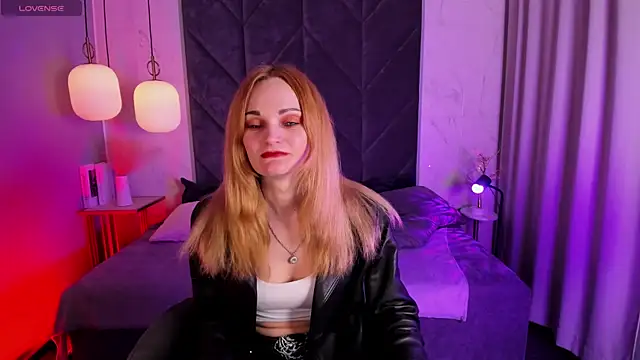 SaraSubtlety: онлайн-секс-чат