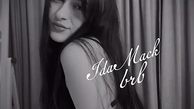 IdaMack live XXX chat