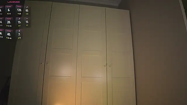 -JuicyMolly- 即時 XXX 聊天