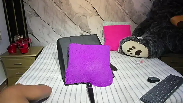 Chatroom XXX en direct de Niyirey1