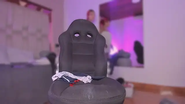 XXX chat uživo modela Emmily_Savage