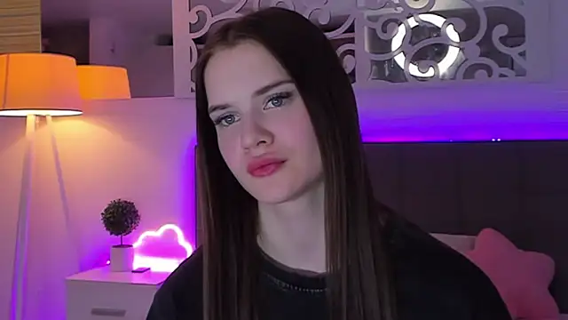 LuisaClover Chat XXX in diretta