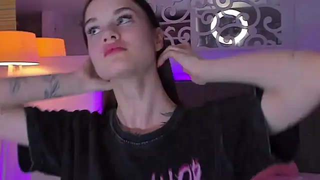 LuisaClover's Live XXX Chat