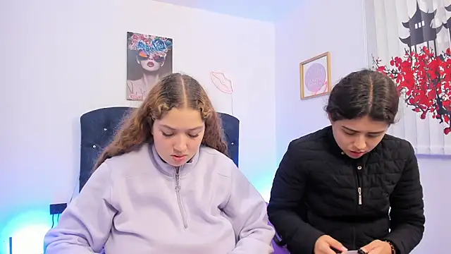 valeria_and_zoe Webcamshow