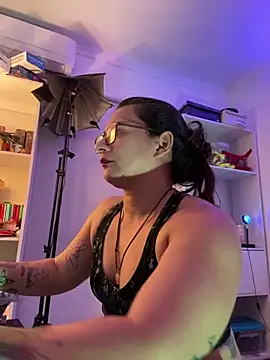 Chatroom XXX en direct de Amarantha_666