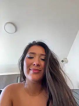 Chatroom XXX en direct de IsabellaJoness_