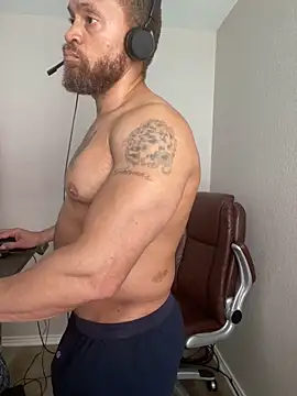 Fathero1time élő XXX-chatje