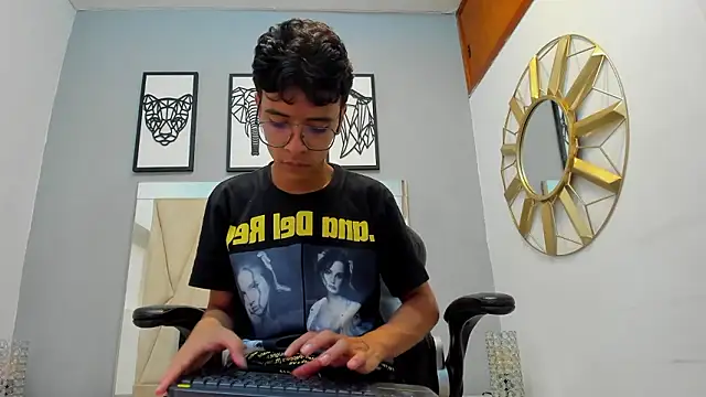 adams_bobby Chat XXX live