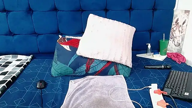 AriesCake – Live XXX-chat