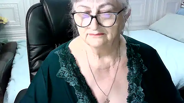 LolkaAlyss Show in webcam