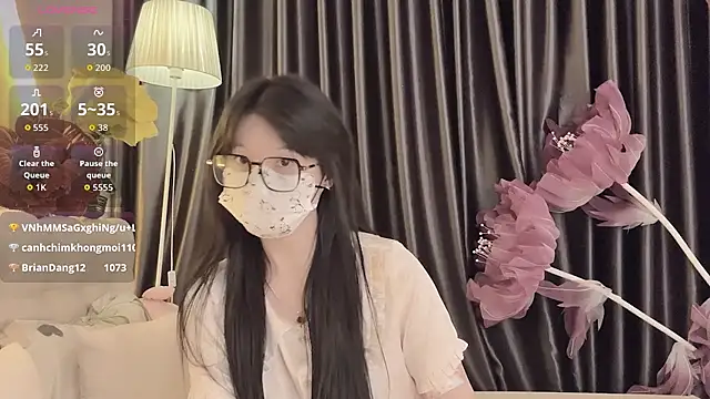 --102KymMiiss-- Show Webcam