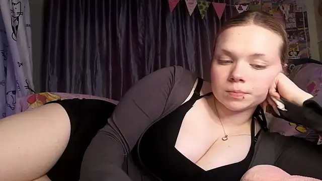 AnimeGirl67 Adlı Modelin Canlı XXX Sohbeti