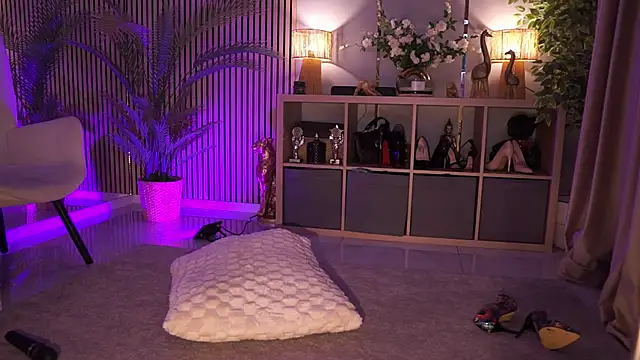 MissEmaDivine Webcam show