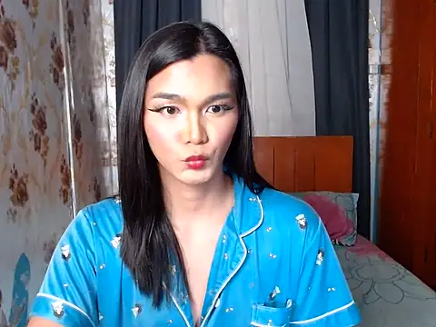 lady_in_moon élő XXX-chatje