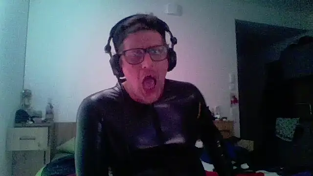 Bigthroaterboyn Webbikameraesitys