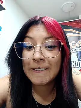 DaniPoisonのライブXXXチャット