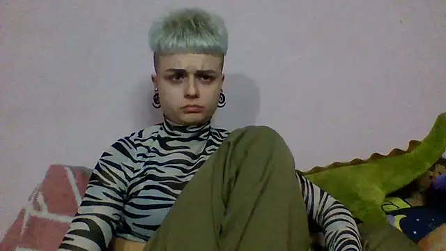 AlisaDear257のライブXXXチャット