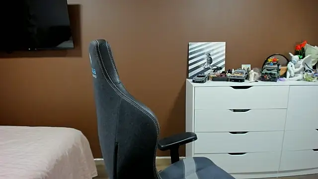 SoniNesti: απευθείας συνομιλία ΧΧΧ