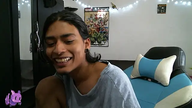 Dickie_Dicking Adlı Modelin Canlı XXX Sohbeti