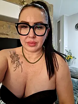 Chat +18 de SEXY-ZOE ao vivo