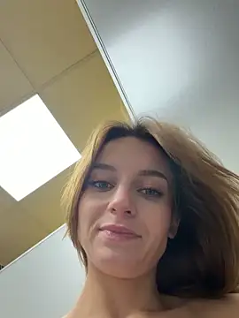 -AngelAri- Show in webcam