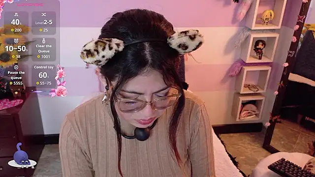 Catwhite_ Adlı Modelin Canlı XXX Sohbeti