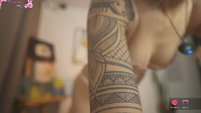 عرض كام sara-lauren