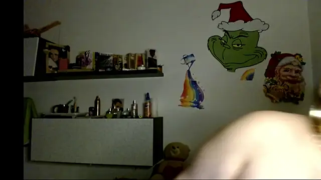 andreea2011: διαδικτυακό σόου στην κάμερα