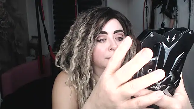 MISSwithDOLLS Adlı Modelin Canlı XXX Sohbeti